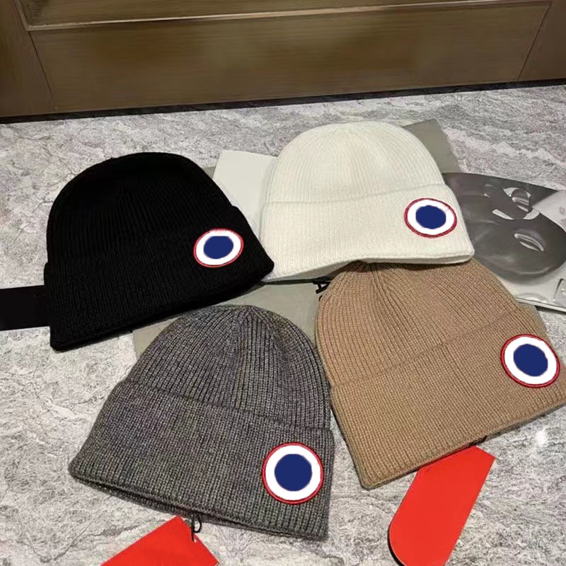 

Designer Knitted Hat Beanie Round Pattern Skull Hat Men's and Women's Versatile Woolen caps Autumn Winter Fashion Hats, Grey