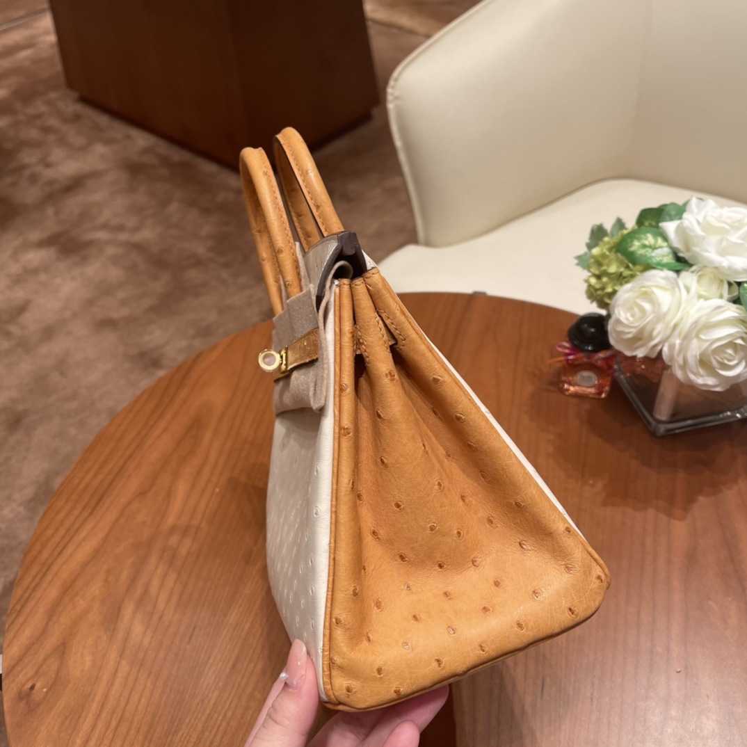 

Designer Bags Hem Handbags Women Cluth Fashion Family Hand Sewn South African Ostrich Leather Portable Women's Real Luxury Color Matching, Milkshake white toffee gold button