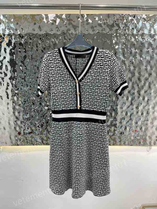 

Designer Womens Dresses 2022ss Temperament V-neck Waist Slim Letter Jacquard Knitted Dress Luxury Summer Women Party Dresses