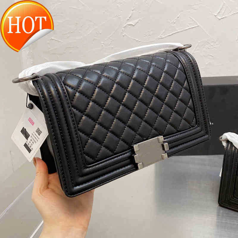 

Women's Luxury Designer Shoulder Bags Fashion Texture Leather Gold and Silver Metal Chain Envelope Bag Portable Multi-functional Cross-body Bag Factory Direct Sales, Red v