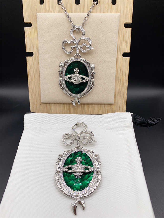 

Designer necklace vivian Empress Dowager saturn pearl Queen Oval Green Scale Medal Mermaid brooch E8018