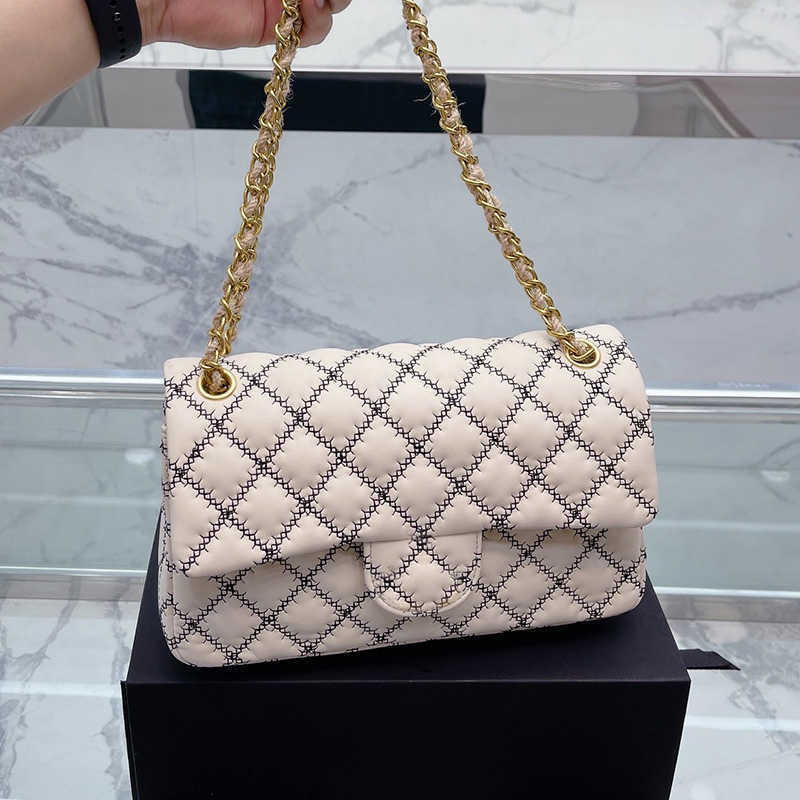 

Luxury Designer Bags Shoulder Bags Tote 2023 New Women's Classic Texture Gold Metal Chain Crossbody Bag Fashion Brand Envelope Factory Direct Sales, Grey