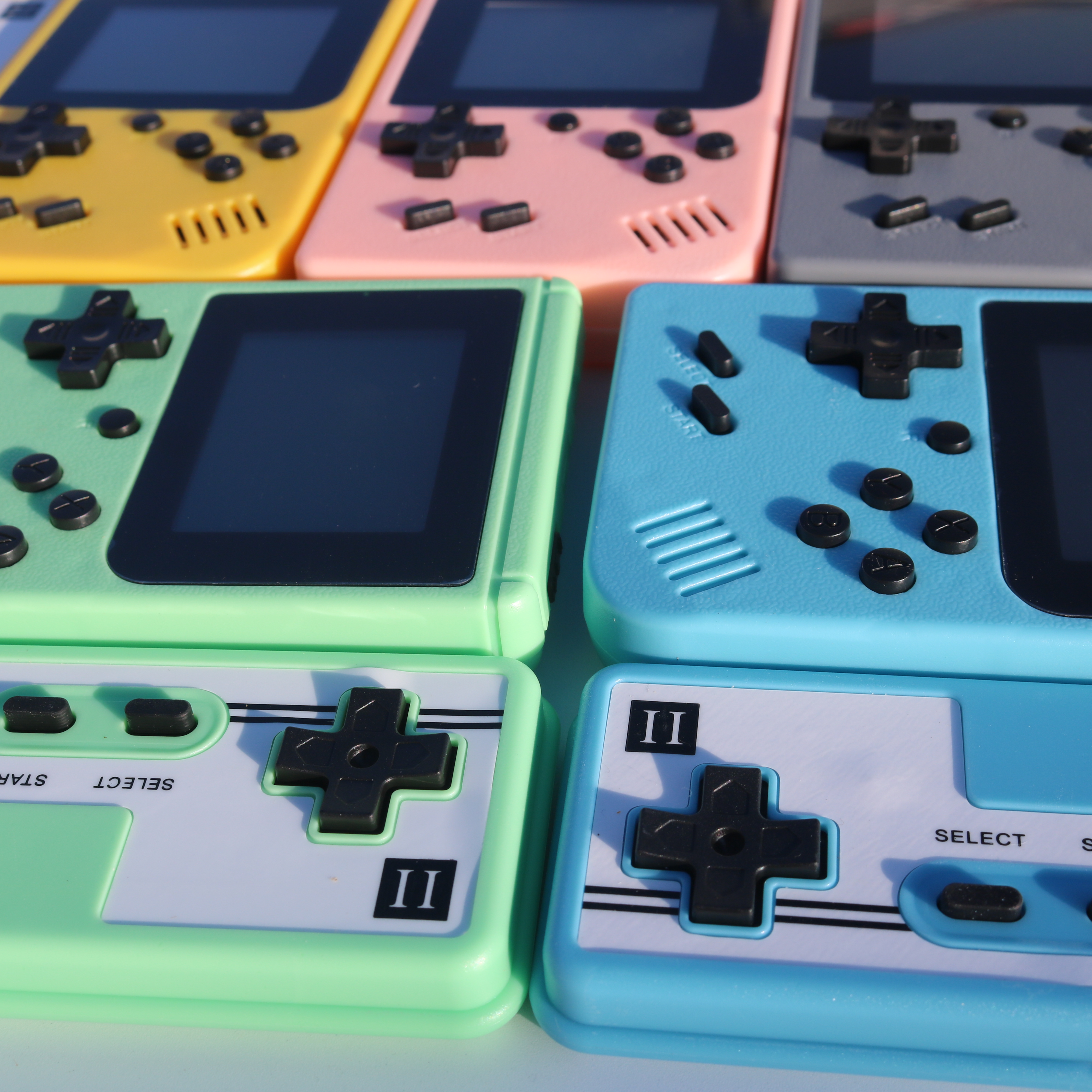 

Macaron Mini Video Game Console doubles Handheld portable Retro 3 Inch Color 400 500 800 Classic GBA FC LCD old games children Gift Support Two Players for adults box