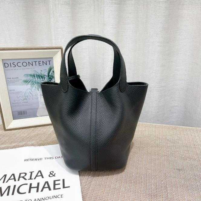 

Designer Tote Bag Bucket Bags with lock Handbag gold palladium hardware 5A Quality Leather open simple bag Women Calfskin picotin 18cm 22cm, Color 18