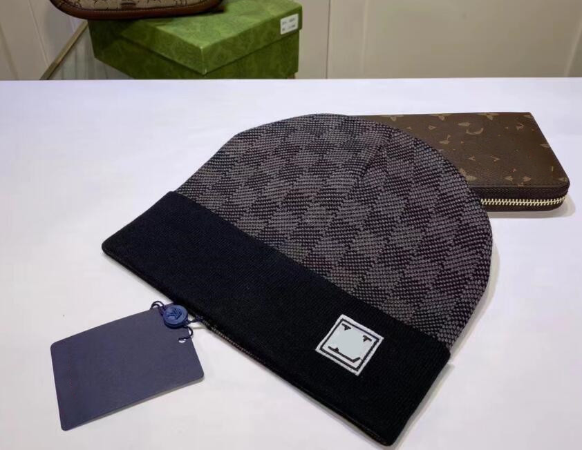 Fashion Designer hats Men's and women's beanie fall/winter thermal knit hat ski brand bonnet High Quality plaid Skull Hat Luxury warm cap
