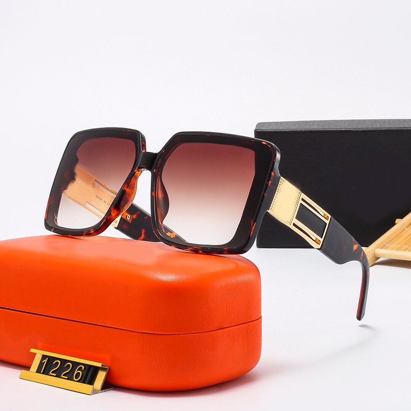 

Designer Sunglasses Eyeglasses Outdoor Shades Frame Fashion Classic Lady H Letter Sunglass For Women And Men Glasses Unisex 284Z