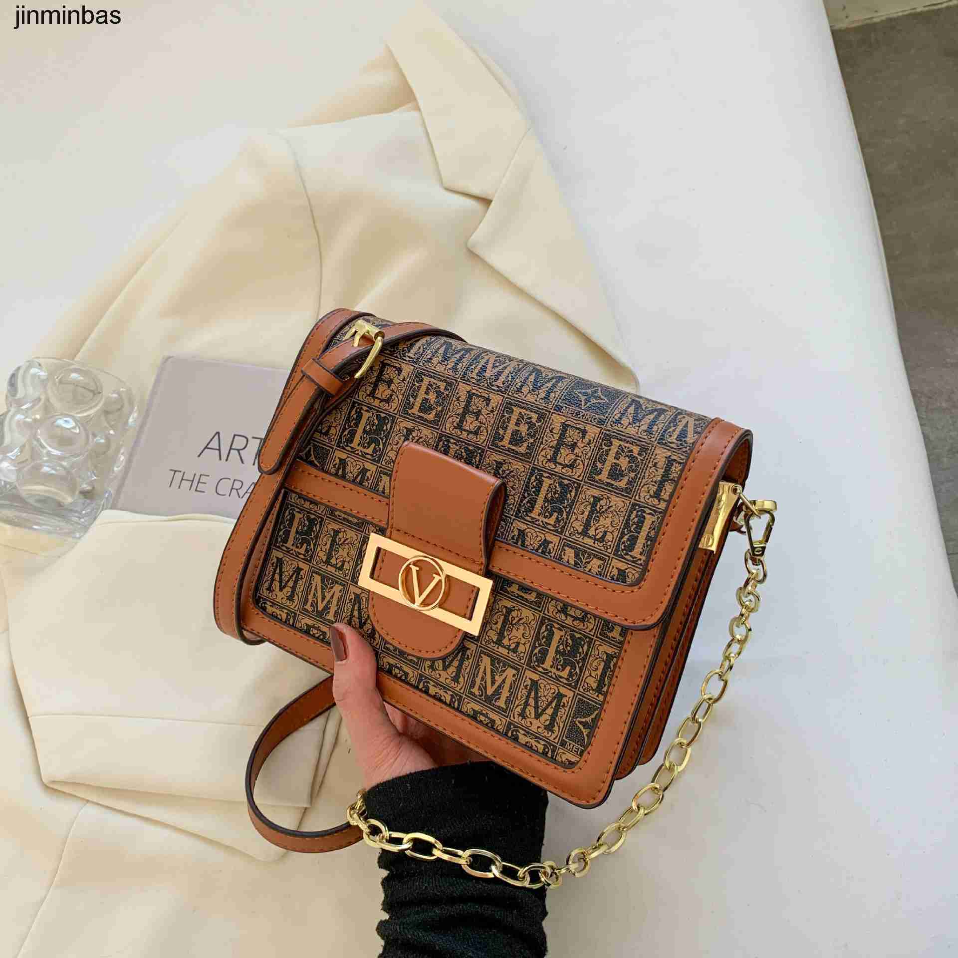 

Tote Bag Factory Wholesale and Retail Old Pattern Women's Leisure Fashion One Shoulder Versatile Portable Msenger Chain Contrast Color Small Square, Old flower brown