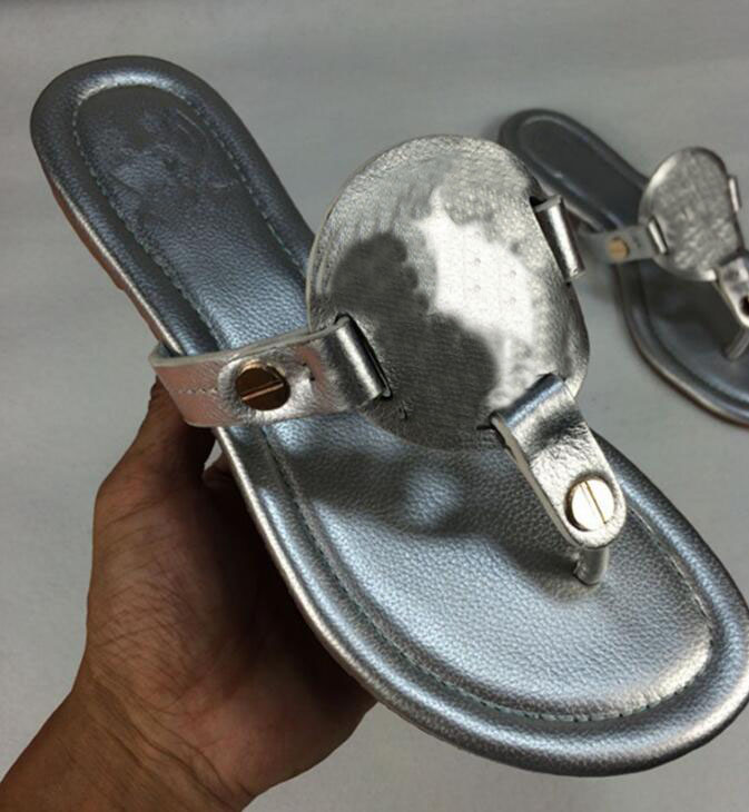 

2022 Designer Sandals For Women Ladies Hollowed out pattern Flats Low Heels Slippers Fashion Luxe Tories Slides Rubber Summer Flip Flops Outdoor Beach Shoes, 11