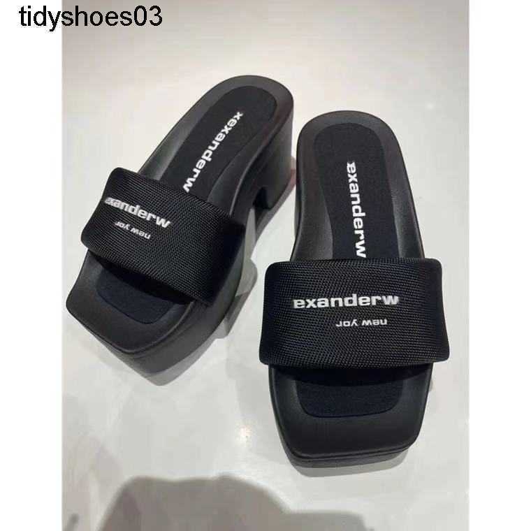 

Designer 2022 aw summer new Indoor anti-skid slipper sandals women's high heels aw King thick soled slippers appear thin and tall Size 34-40, Black