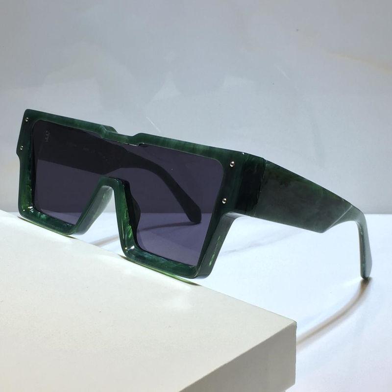 

Rectangle Sunglasses for Men and Womens Summer Style Anti-Ultraviolet Retro Plate Metal Square Full Frame Black Designer Glasses for Women Eyeglasses Random Box