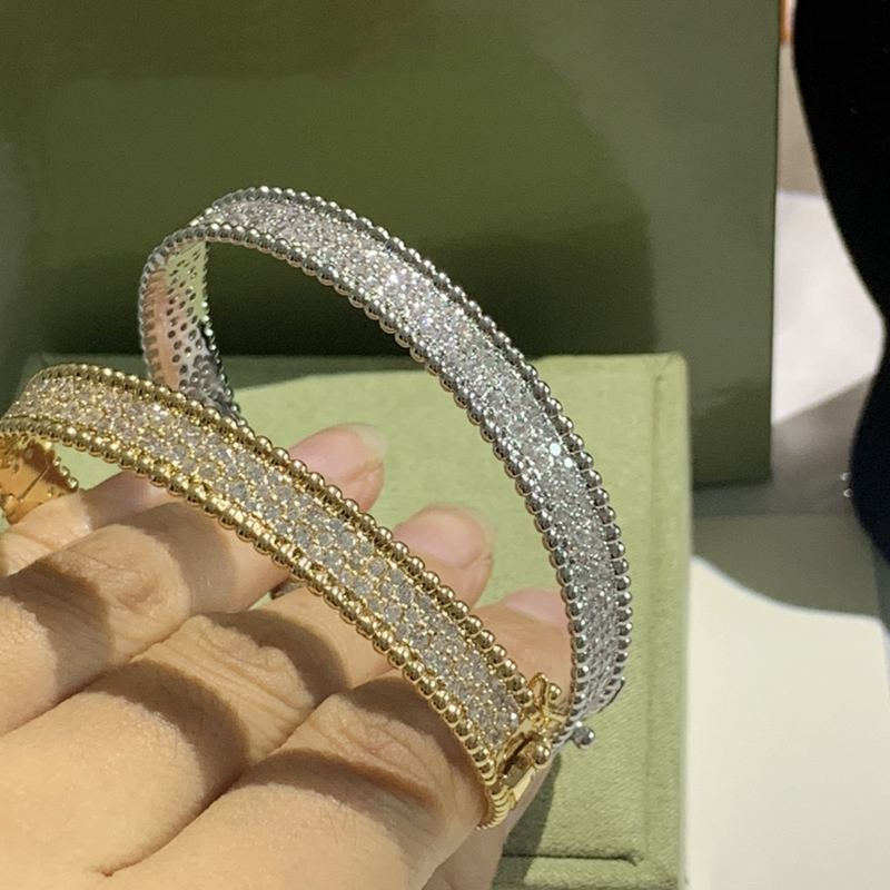 

designer bracelet Luxurys women cuff bangle charm bracelets love trendy fashion fine jewelry Elegant temperament versatile gift very beautiful