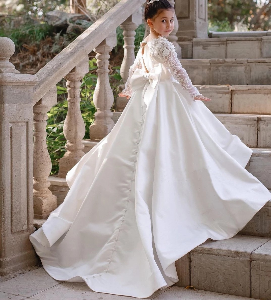 Robes de demoiselle d'honneur pour enfants, robe princesse de luxe en Satin blanc, manches longues, Illusion de dentelle avec nœud, soirée de mar