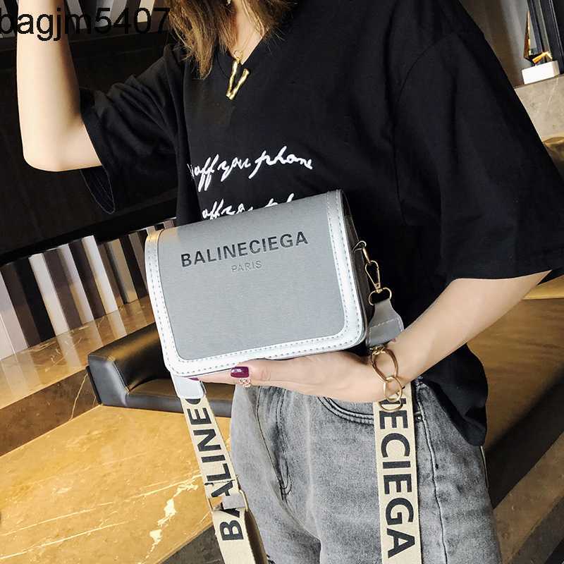 

Design Bag Factory Wholesale and Retail Summer Small Women's New Fashion Korean Version Versatile Msenger Wide Shoulder Belt Single Simple, White