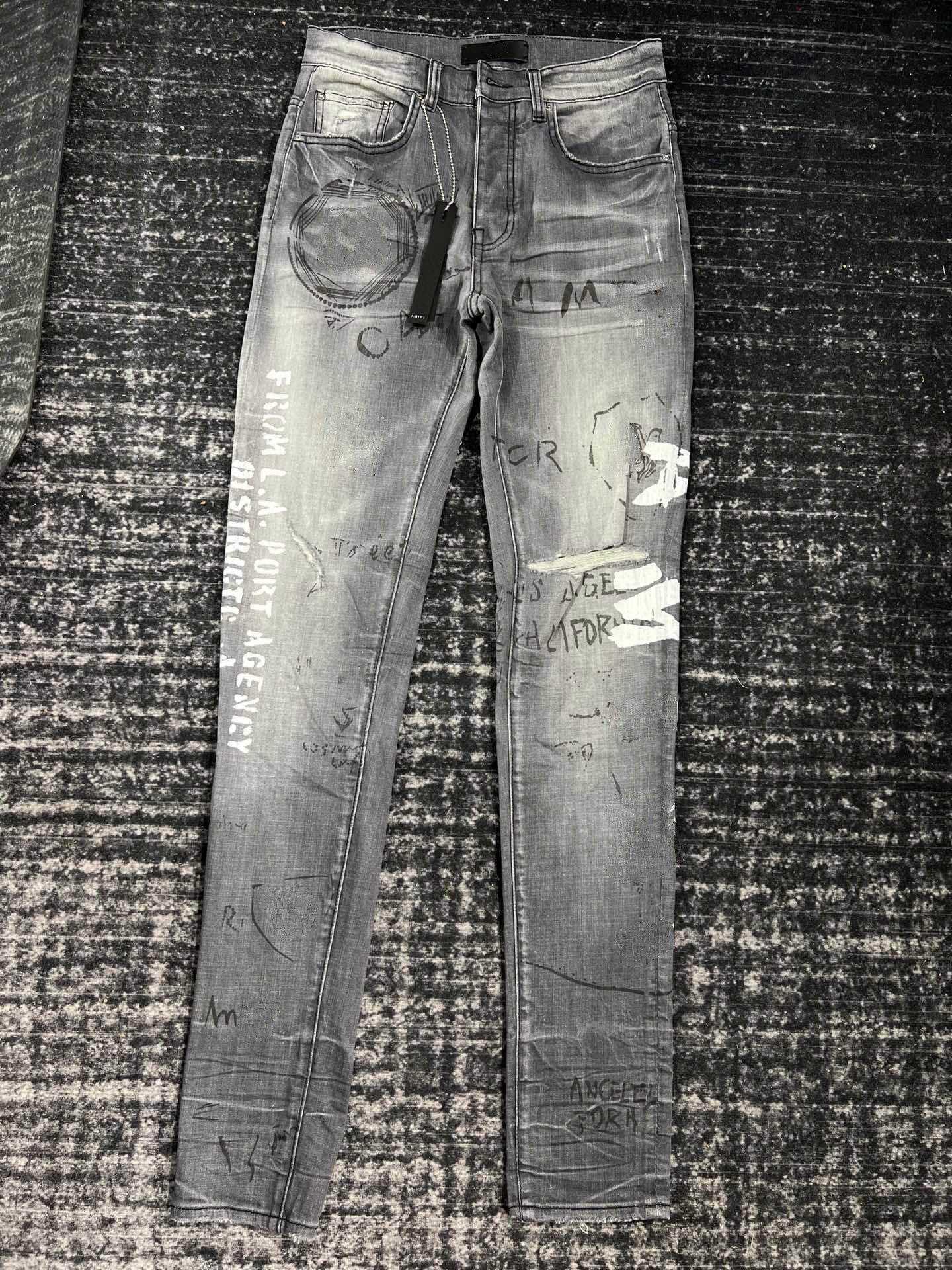 

Mens Jeans Fashion Casual Men Stretch Pants Destroy the quilt Ripped Straight Letter doodle Motorcycle hole Retro Pants Hip hop Street Pant
