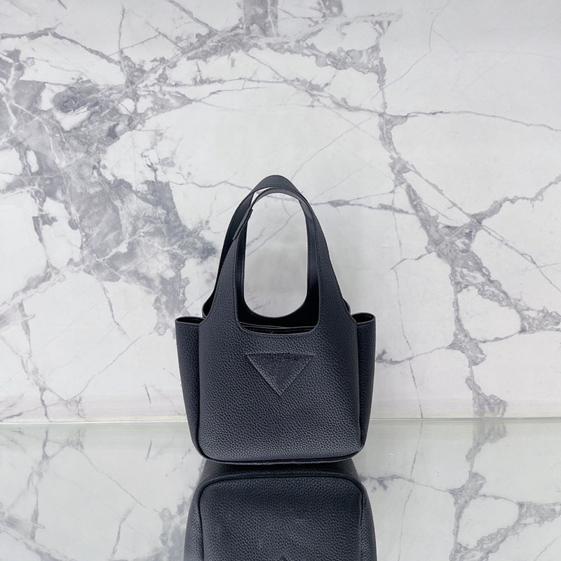 Prad sous les bras sac à main fourre-tout de plage sac à bandoulière sacs à main pour femmes fourre-tout en cuir poignée métal lettrage combinais