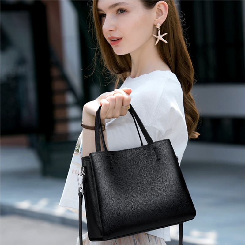 

Women Inclined Shoulder Bags Fashion casual Womens Bag Small Handbag Totes High-capacity Genuine leather Large volume wholesale Girl Mobile Phone Bag Black 7951