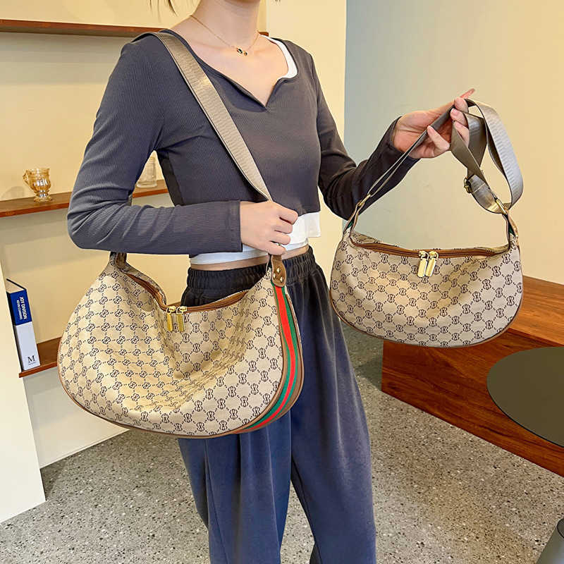 

Design Bag Factory Wholesale and Retail Armpit 2023 New Shoulder Fashion Printing, Brown trumpet