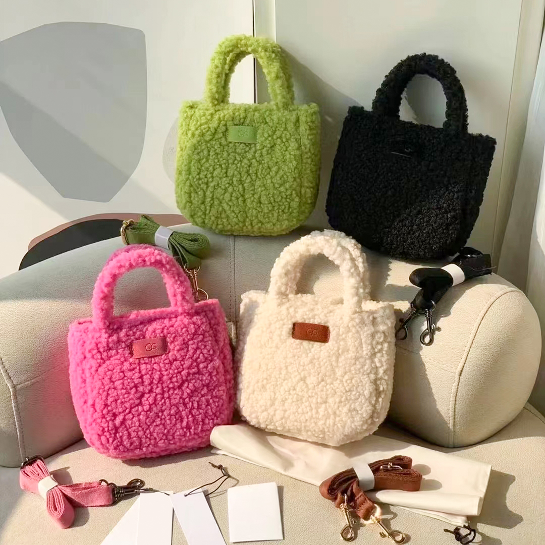 

Designers cute teddy clutch TOTE 22 new bags famous MINI bag ug workspin Luxury womens wallet Plush Crossbody city Shoulder wallets Totes handbags shopping basket, 2-green