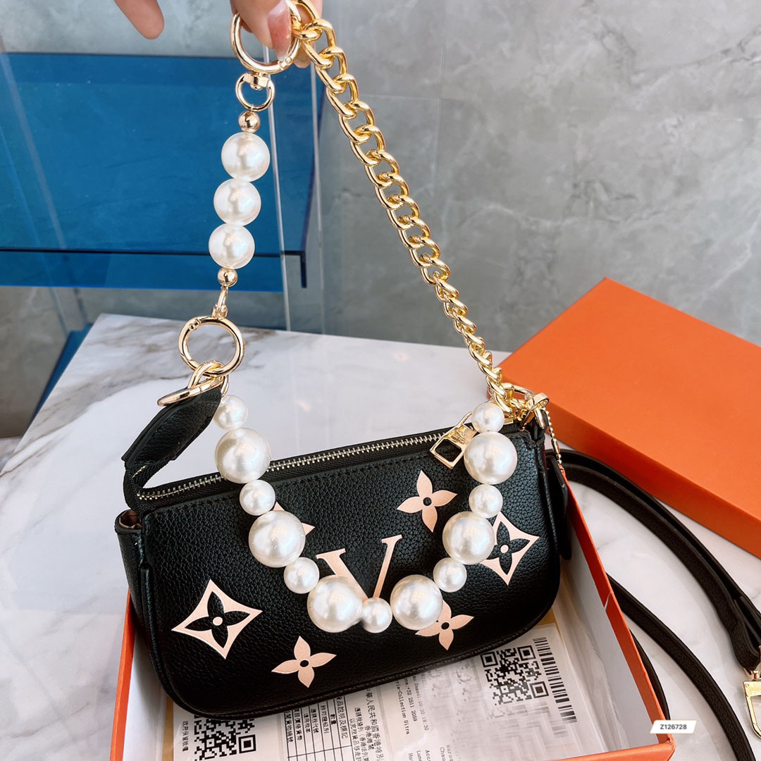 

2022 catwalk designer louise bag Mini Pochette Accessoires underarm bag luxury pearl chain Mahjong Bag evening package bags M80732, Black