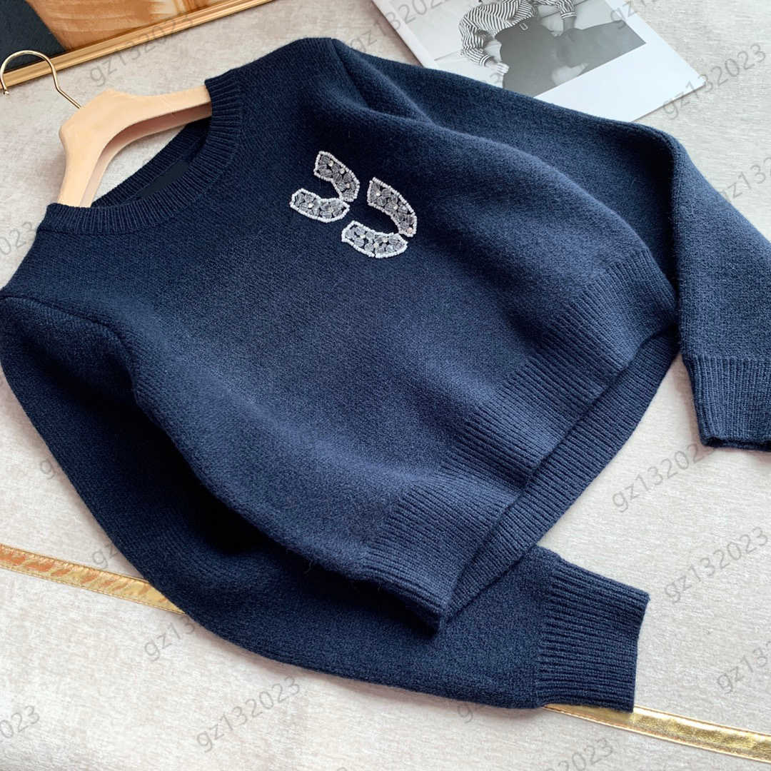 

Womens Sweater Hand Beaded Letters Ornament Short Pullover Knit Sweaters Thread Round Neck Long Sleeve Midriff Knitwear Autumn Winter Fashion Women Apparel