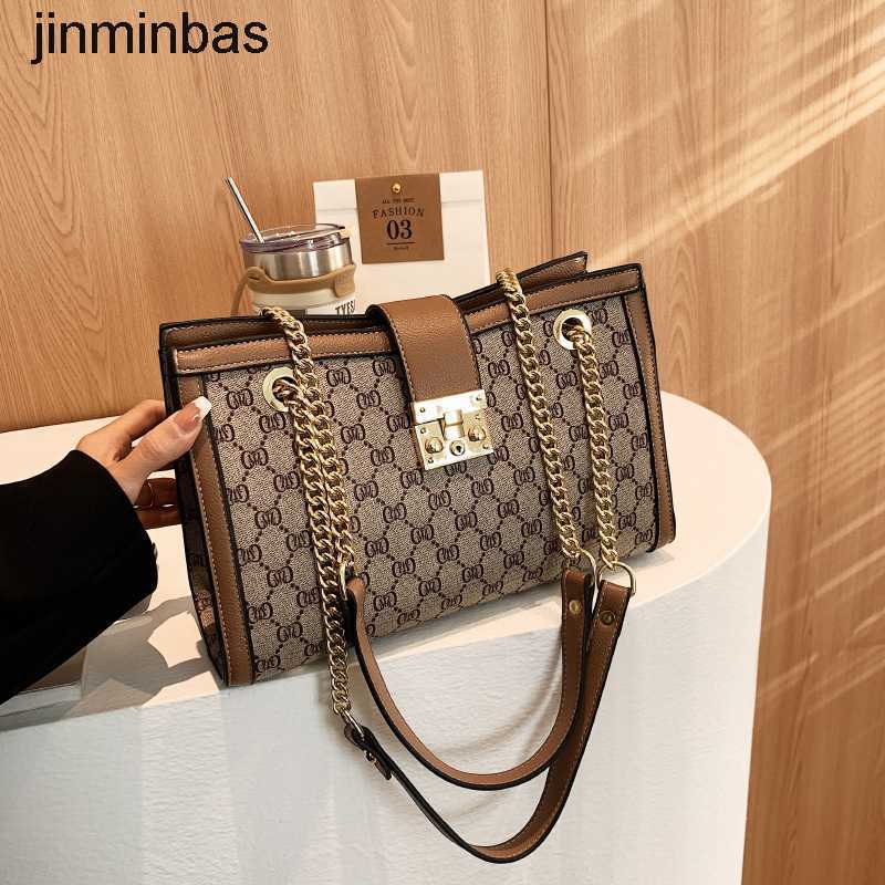 

Tote Bag Factory Wholesale and Retail Hong Kong Printed Chain Women's 2023 New Fashion High-capacity One Shoulder Portable Msenger Bag, Khaki