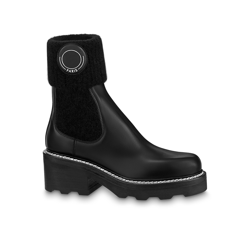 

Doc Martens female designer boots Stylish versatile soles fall winter black old pattern size 35-42, Shoe box