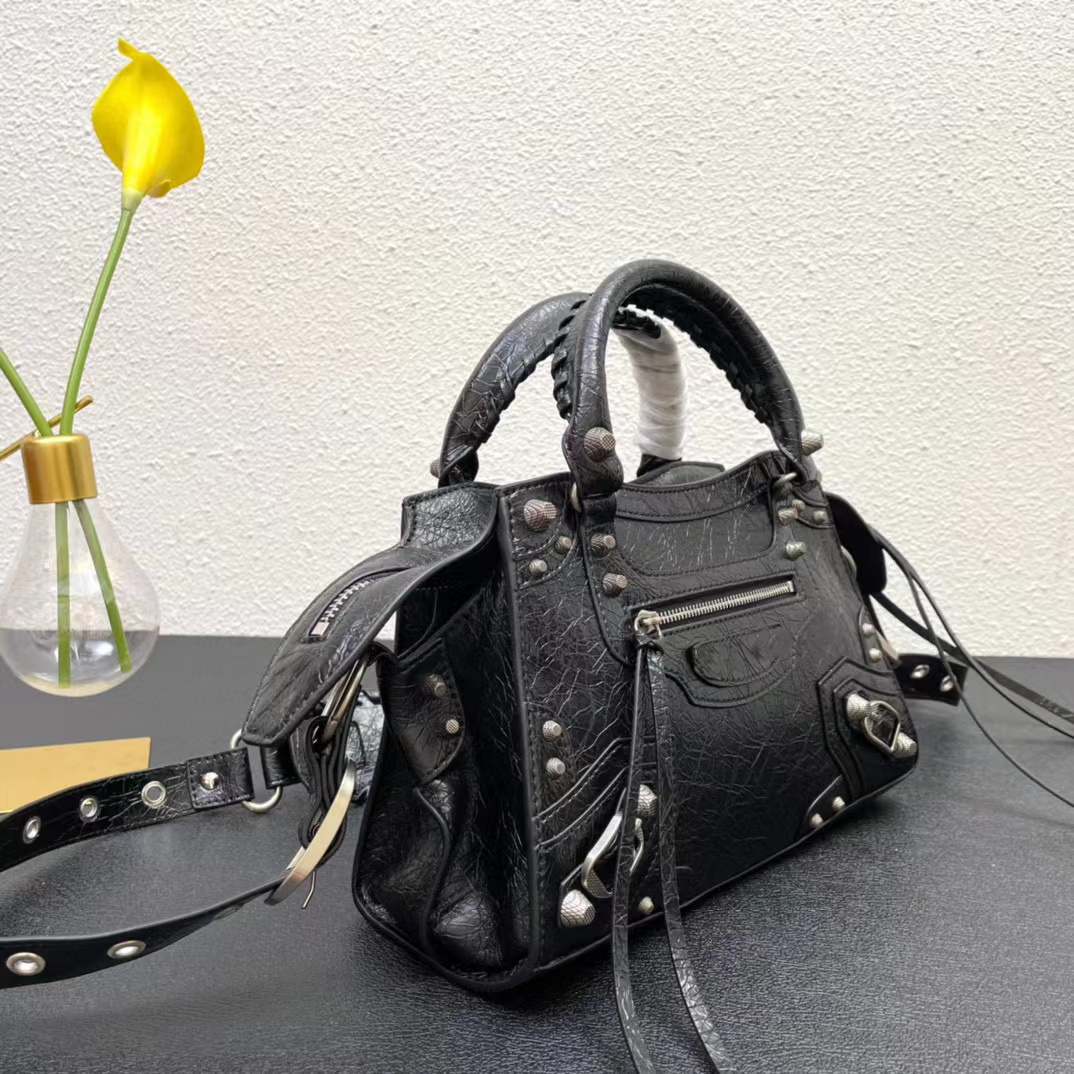 

designer bag 7A Handbag Woman Tote large capacity new Neo Cagole locomotive bag single shoulder Love mirror rivet design imported leather 2022 B designer 1EUH, No bag