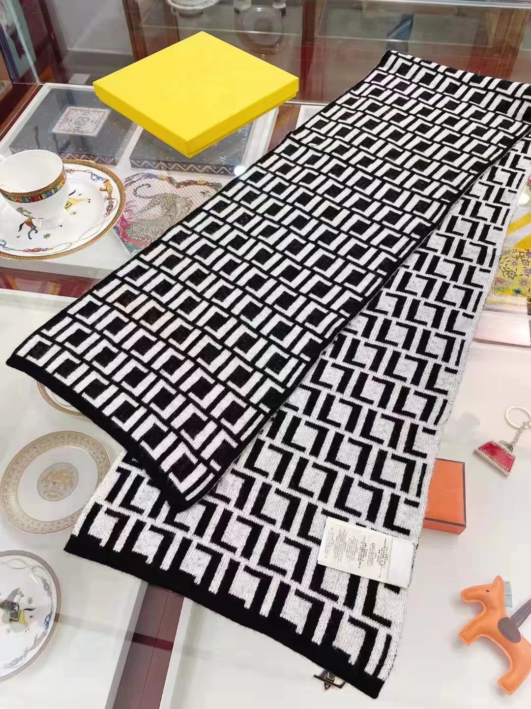 

2022 luxury scarf mimicked cashmere men's and women's fashion classic autumn and winter warmth