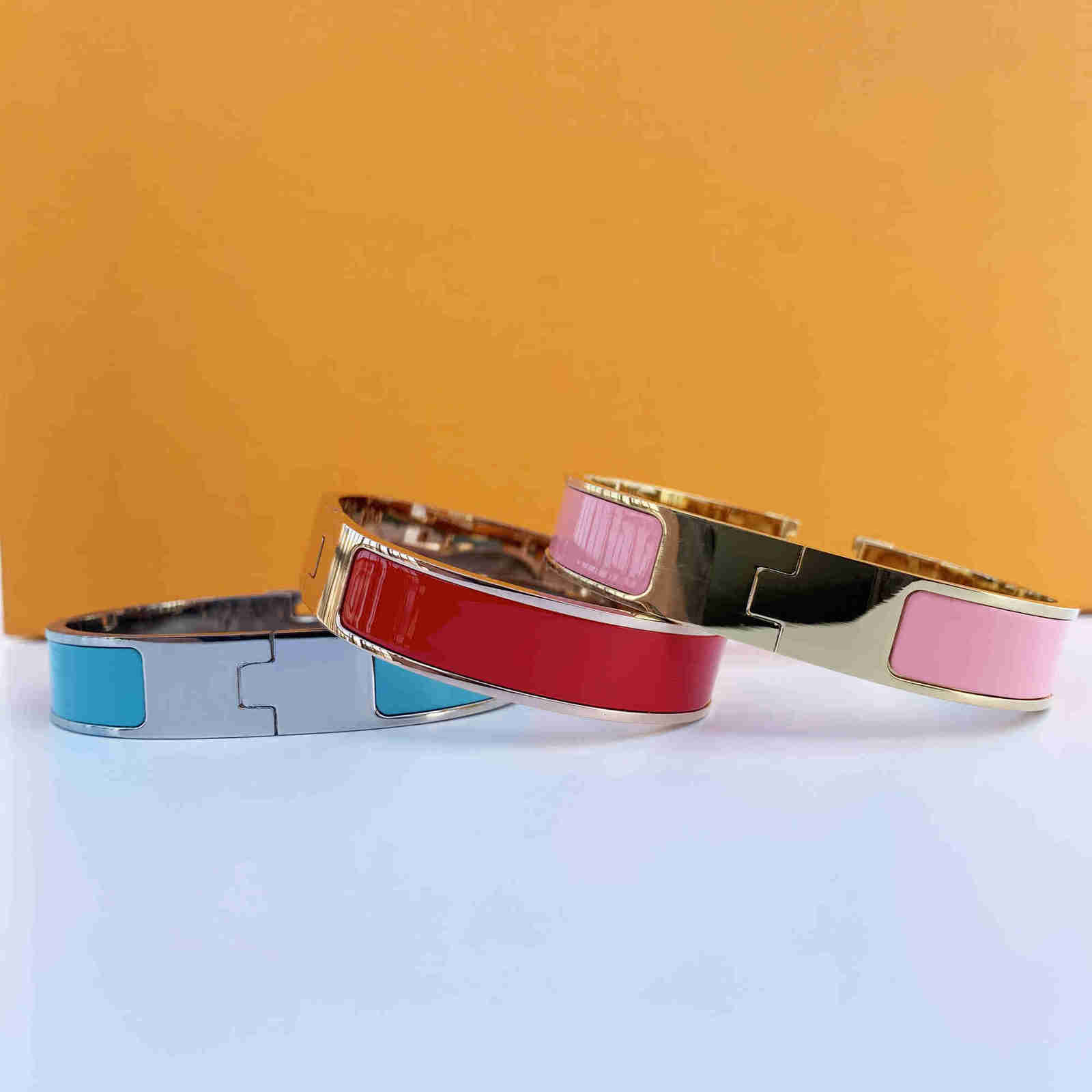 

Bangle Designer bracelets High quality fashion bangle for men and women stainless steel silver Rose gold gold luxury jewelry gifts