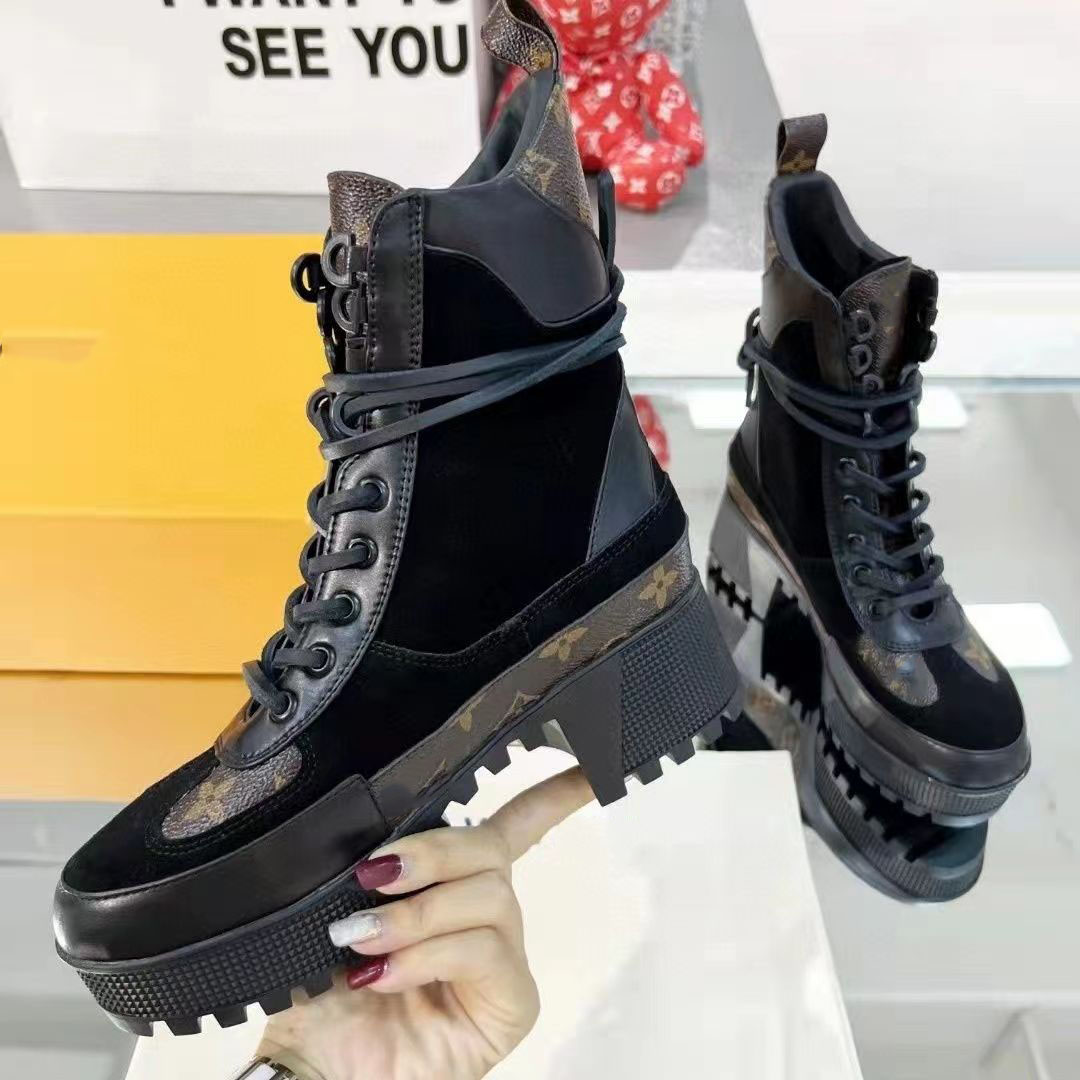 

2022 Winter Women's Boots High soled Martin Boots Lace up Leather Short, Beige