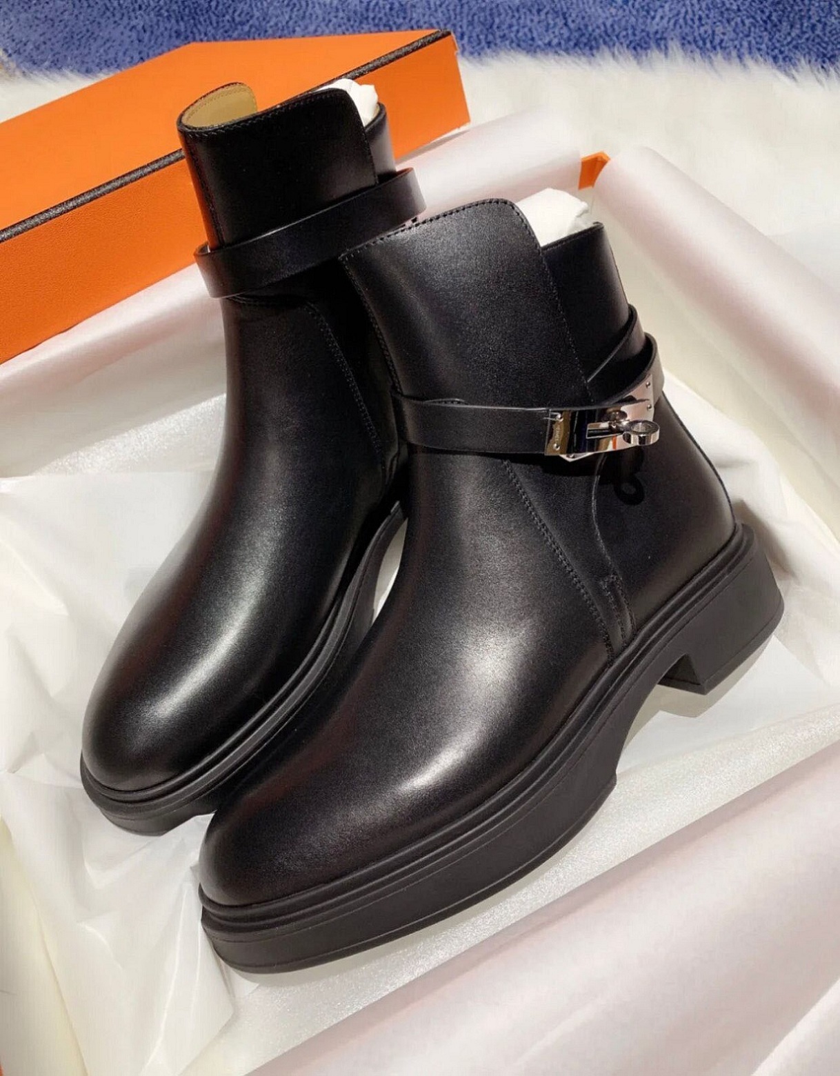 

Winter Luxury Veo Buckles Martin Boots Black Calfskin Leather Kelly Buckle Women Ankle Boot Perfect Nice Lady Knight Booty Size 35-42 Box