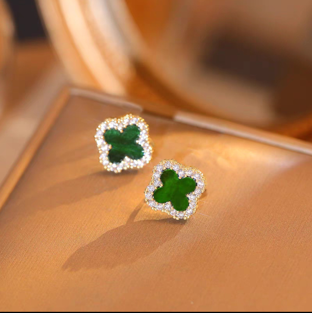 

Leaf Studs Earrings for Women Girls Fashion Luxury Rhinestone Flower 925 Silver Needle Ear Jewelry Black Green White Red Four Leaves Charm Earring Accessories