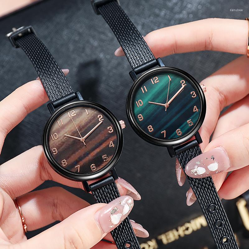 

Wristwatches Women's Temperament Creative Quartz Watch Casual Wrist Watches, Brown
