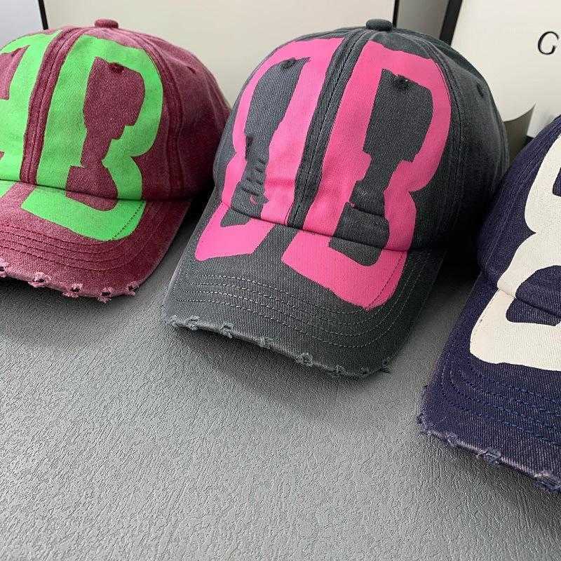 

Women Ball Caps Letter BB Crow Print Graffiti Couple Casual Fashion Sunshade Cap Men Washed Distressed Vintage