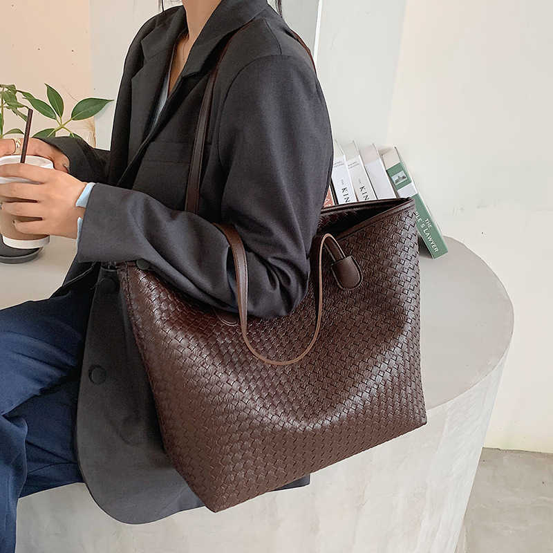 

Evening Bags Bottegas Bag Venetas Arco Tote women's bag 2022 new fashion autumn winter black versatile shoulder large capacity class commuting tot