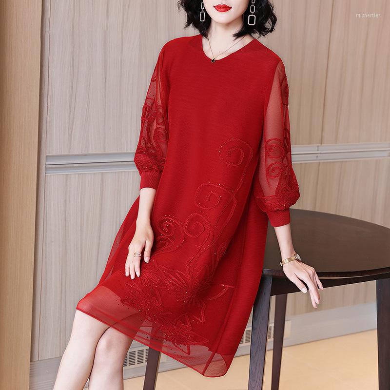 

Casual Dresses High-end Red Dress Spring 2022 Women's Embroidery Plus Size Pleated
