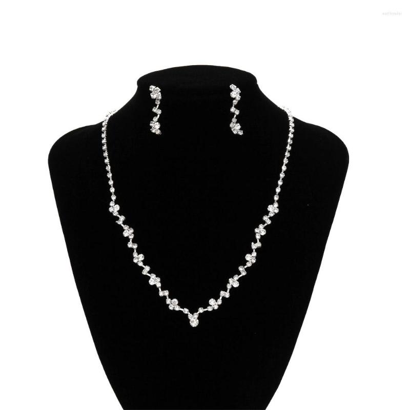

Necklace Earrings Set Simple Fashion Women Inlay Rhinestone Wedding Party Ladies Jewelry Suit Delicate Sweater Chain H9, Picture shown