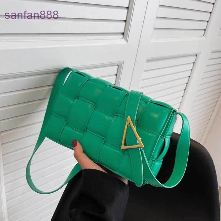 Bottegas Sac Venetas Jodie 2023 Été Nouveau sac tissé oreiller enveloppe de petite carrée