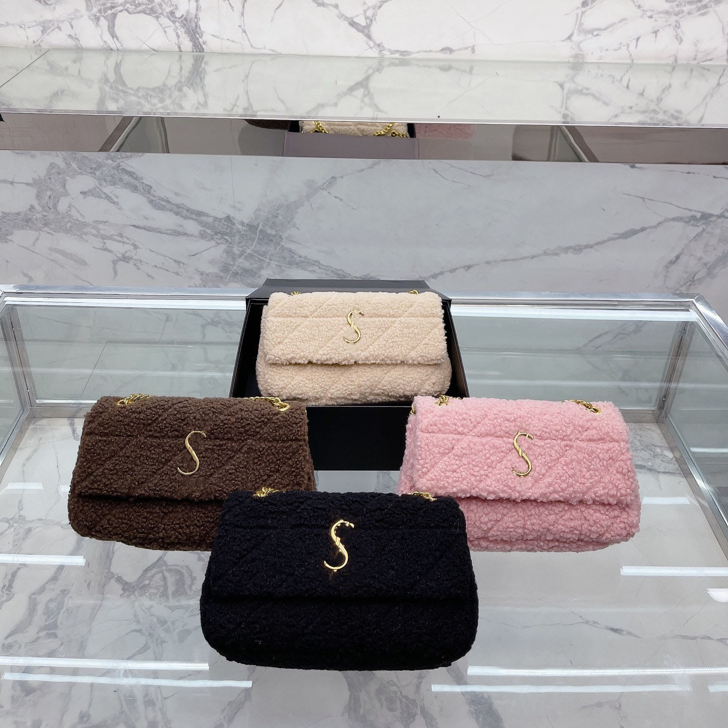 

Designer bag Wool Fur Quilted Bags Classic Flap Gold Metal Chain Crossbody Shoulder Jumbo Purse Large Capacity Outdoor Luxury, White