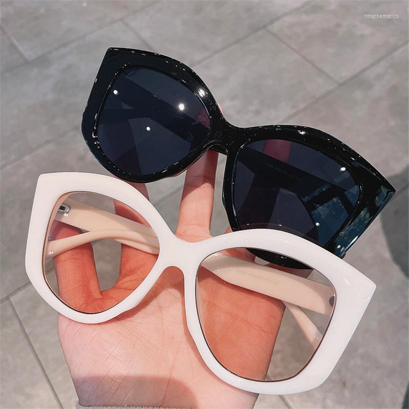 

Sunglasses Cute Unique Gradient Rectangle Designer Shades For Women Summer Traveling Black Oculos Fashion Big Frame Sun GlassesSunglasses