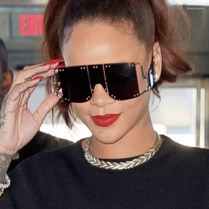 

Sunglasses Fashion Square Men Oversized Shades Women Clear Glasses Metal Rivet Trend Unique Female EyewearSunglasses
