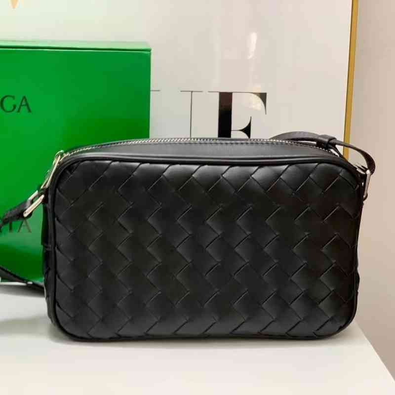 

Designer Bags Bag Crossbody Men s Leather Woven Single Shoulder Small Trendy Ins Versatile Casual Large Capacity C Botteg 2022, Creamy-white