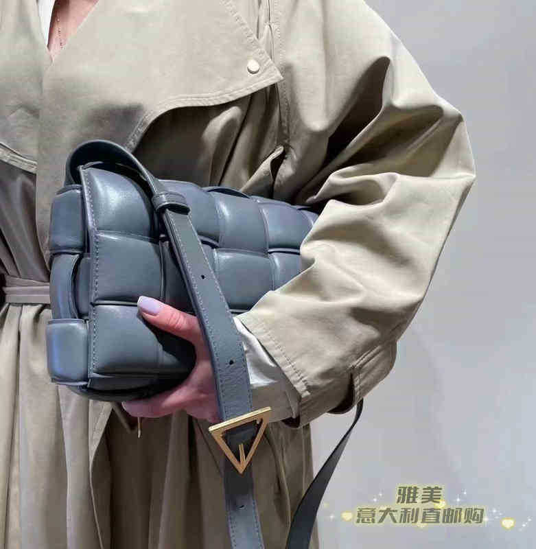 Designer Luxury Womens Bags Bottegas Handbag Fashion Fashion ￩paule des dupes Nylon Venetas Bottes de grande capacit￩ Sac ￠ bandouli￨re en cuir M