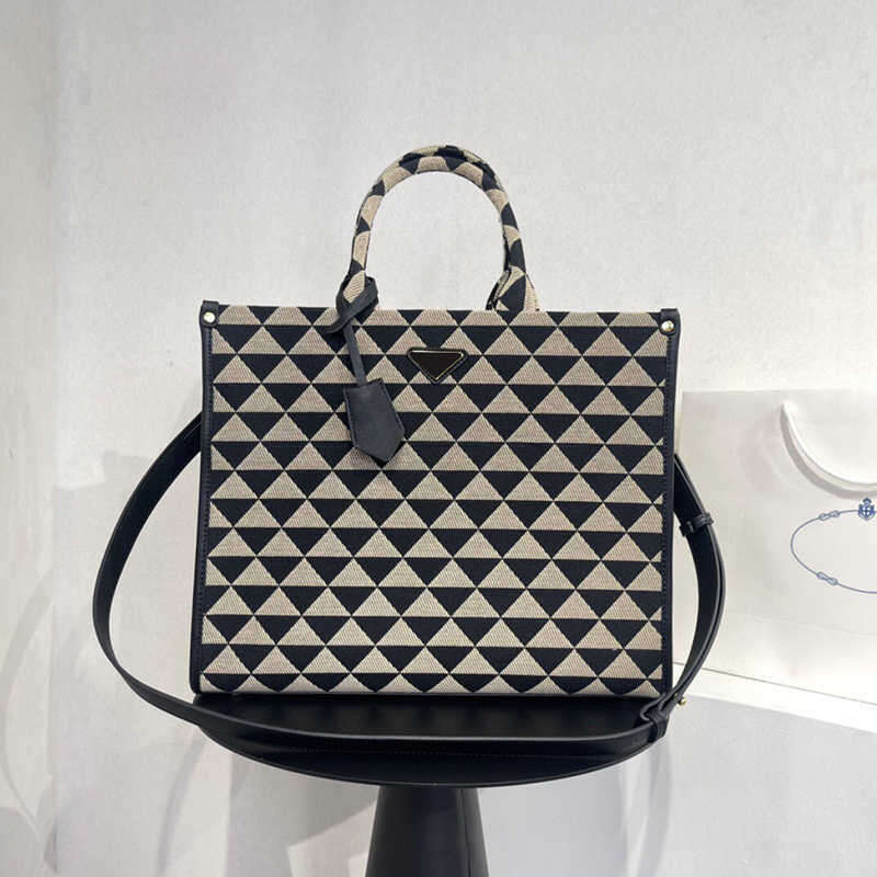 

Shoulder BagsTotes PRbag Symbole Galleri The Tote Bag Triangle Designer Bags Fabric Embroidered Shopping Bags Women Black Cross, Prad-red