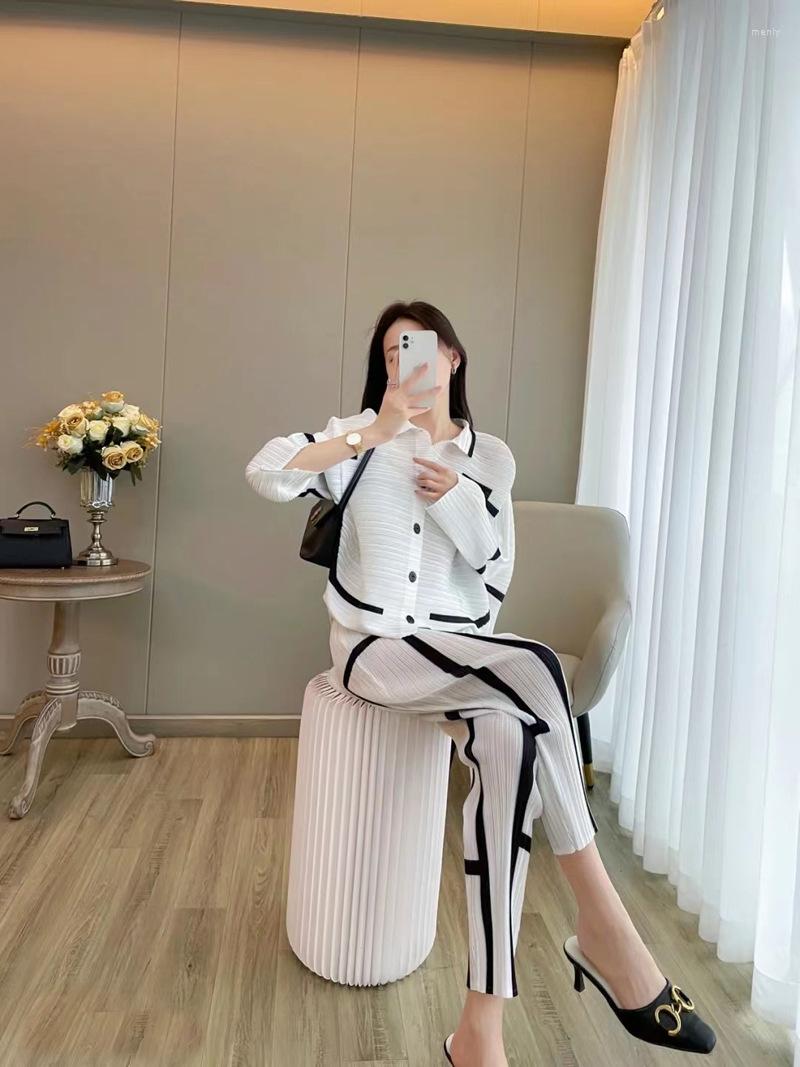 

Women's T Shirts Miyake Pleated Fashion Suit Women's Spring And Autumn Urban Casual Pants Printed Jacket Two-piece Set, Picture color