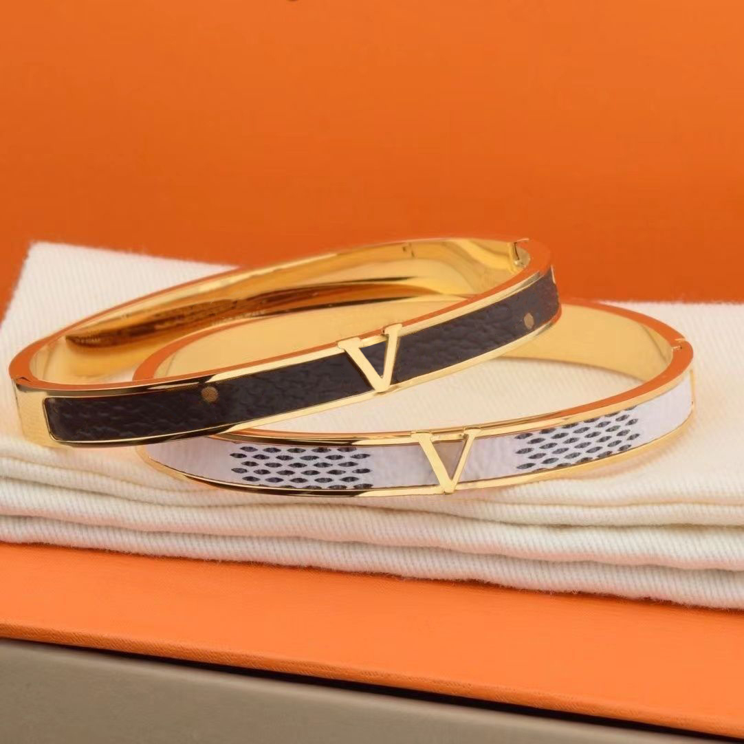 

Luxurys designers Bracelet Cuff Gold sliver designer bracelets for Women luxury jewelry fashion Jewelry trend Anniversary gifts good nice