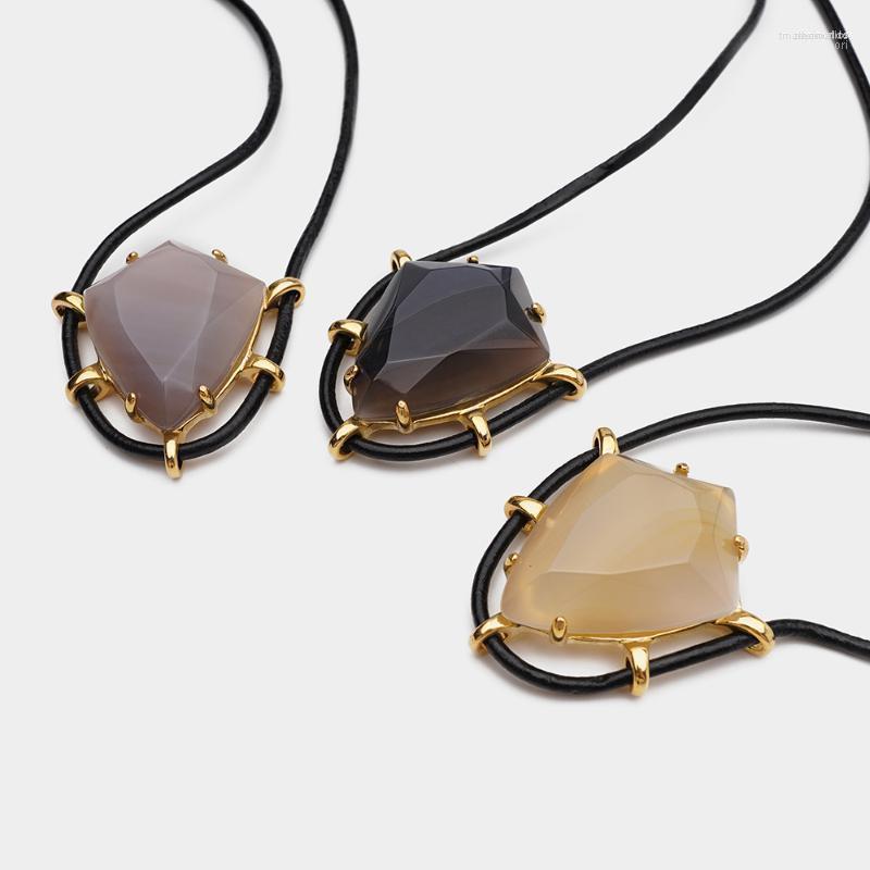 

Chains Amorita Boutique Simple And Elegant Geometric Pendant NecklaceChains