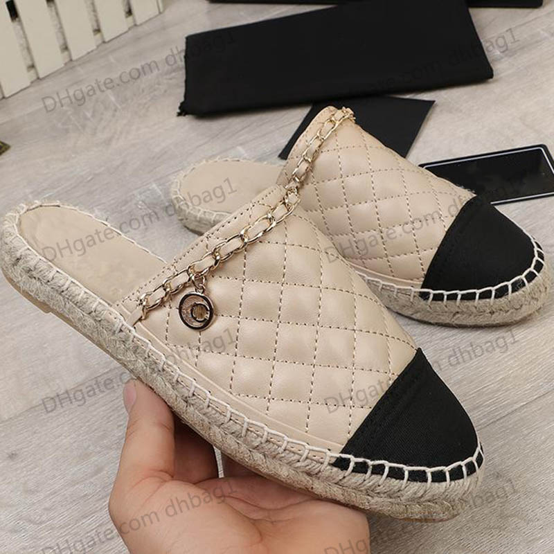 

Womens Slipper With Chain Quilted Texture Sheepskin Espadrille Loafers Slip-on Mules Designer Booties Flat Casual Shoes Gold-tone Metal Letter Slide Flip Flop, Black a