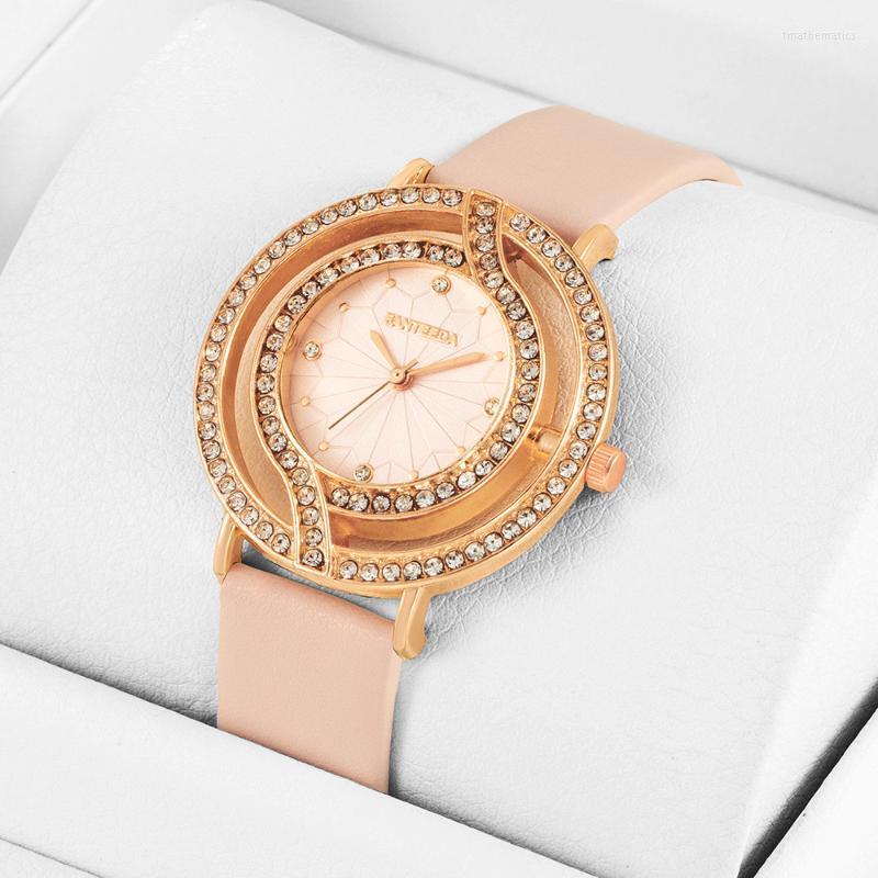 

Wristwatches Women Fashion Watches 2022 Luxury Openwork Crystal Design Simple Ladies Leather Ultra Thin Female Quartz Clock GiftWristwatches, White