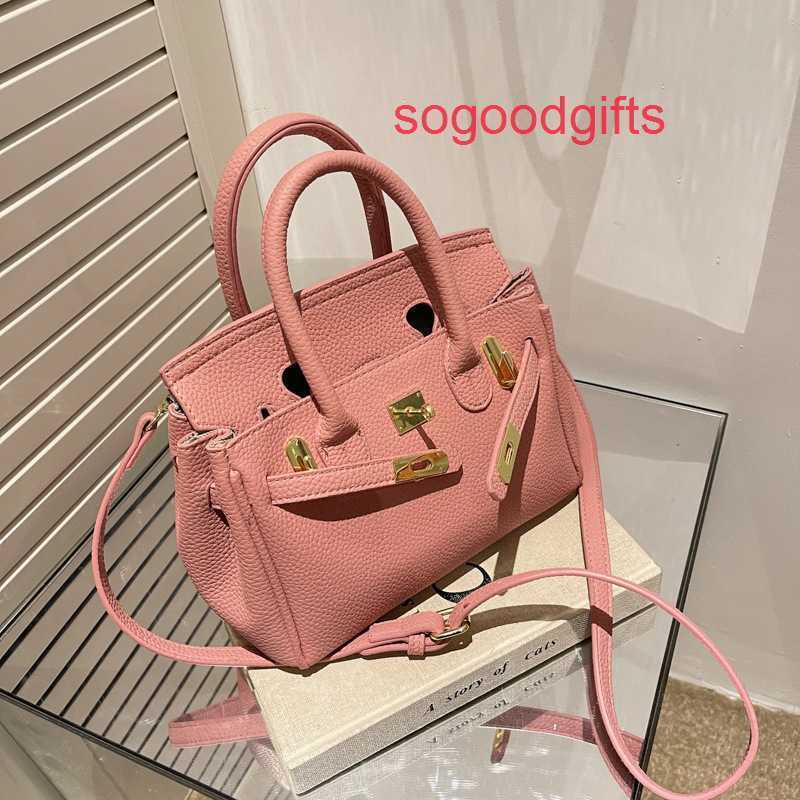 

Designer Bags Herme Luxury Genuine Leather Women's Single Shoulder Handbags Cyber Red Autumn and Winter Fashion Bag Casual Simple Popular De, Black